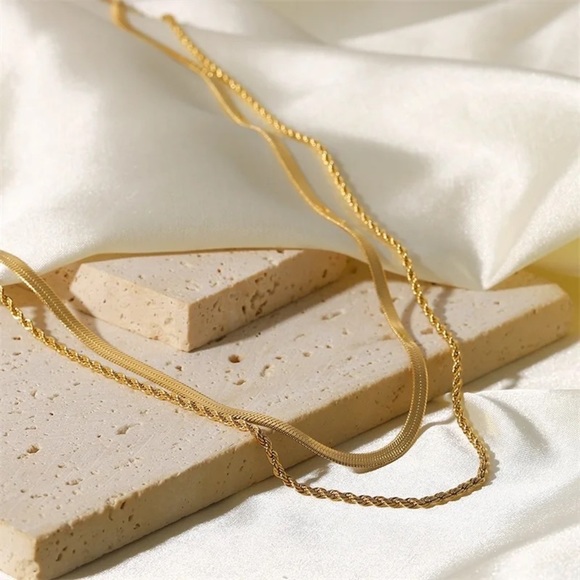 18K Gold Plated *Snake & Rope* Waterproof Necklace - Picture 7 of 10